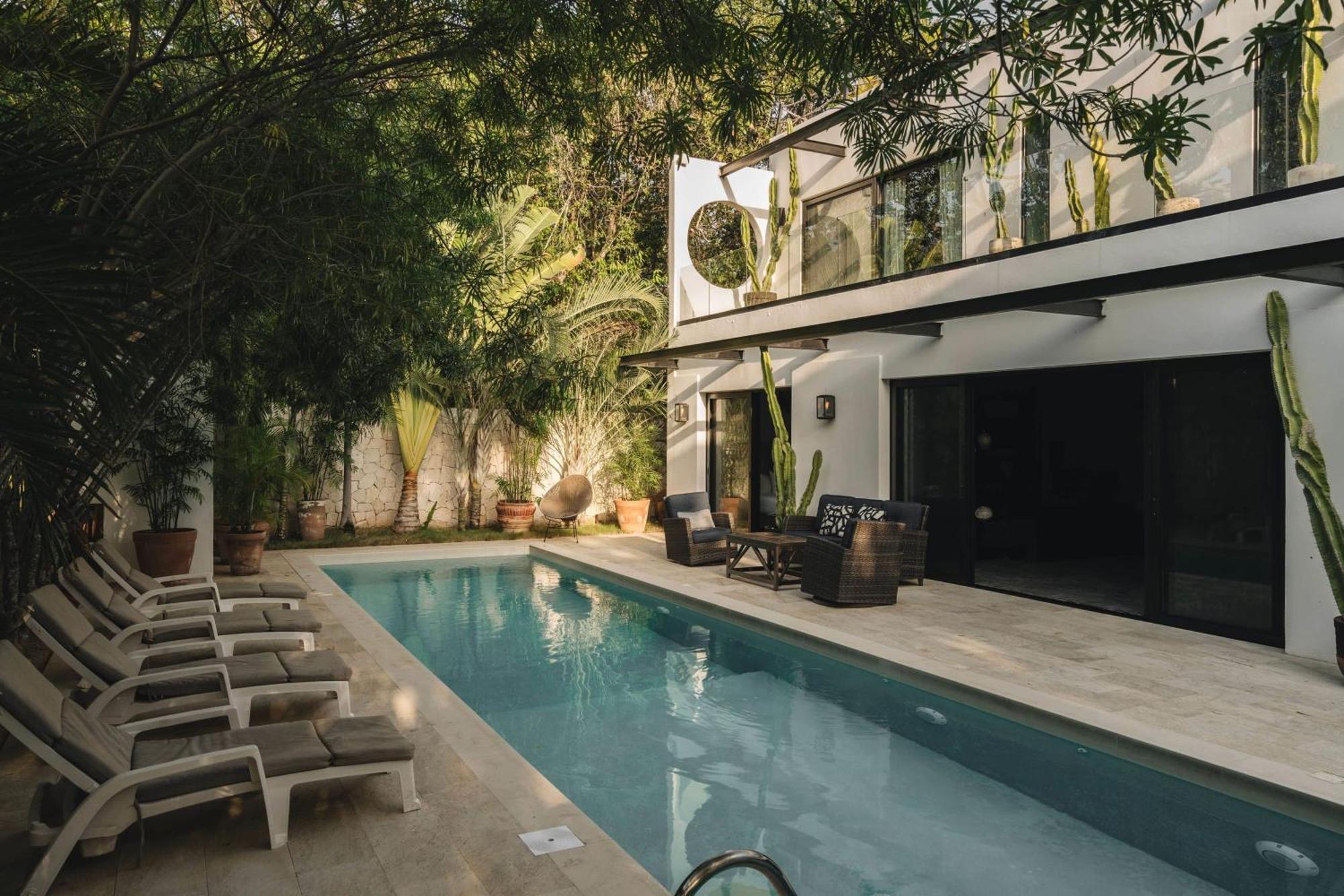Holiday home Spacious 8br Double Villa, Gated, Double Patio & Pool Tulum